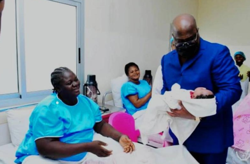 Le président Félix Tshisekedi en visite dans une structure de santé lors du lancement du programme de couverture Santé universelle à Kinshasa 
