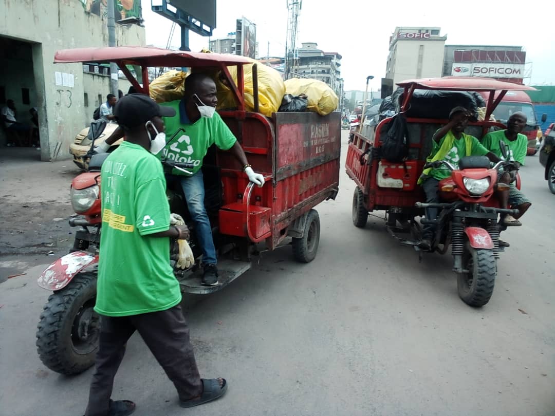 Camion de ramassage des déchets 