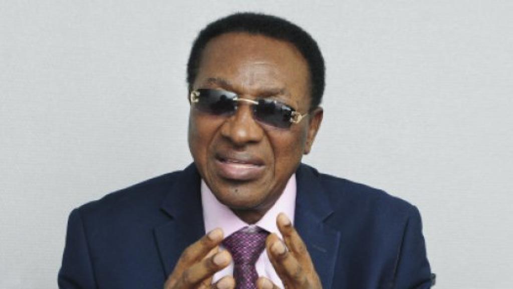 Premier ministre honoraire 