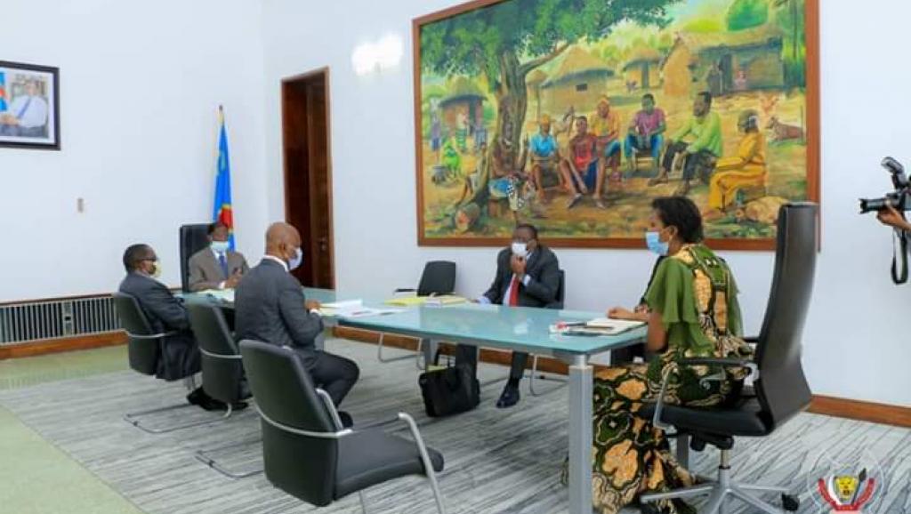 Réunion de deux chambres du parlement