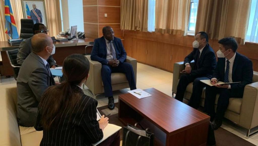 Siganture du contrat de transfert d'actifs de Kisanfu