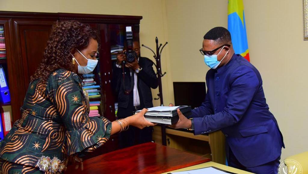 Nicole Bwatsha et le professeur Eberande Kolongele
