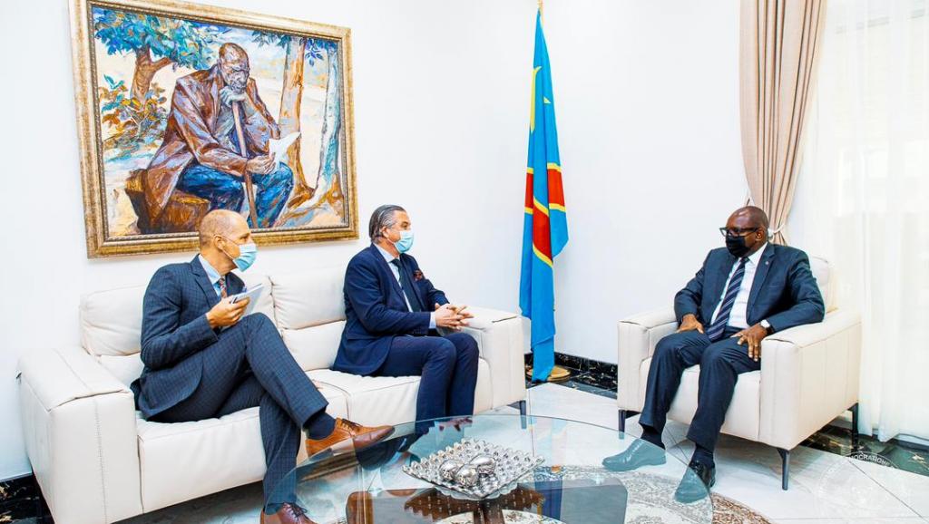 Sama Lukonde et l'ambassadeur de la Suède