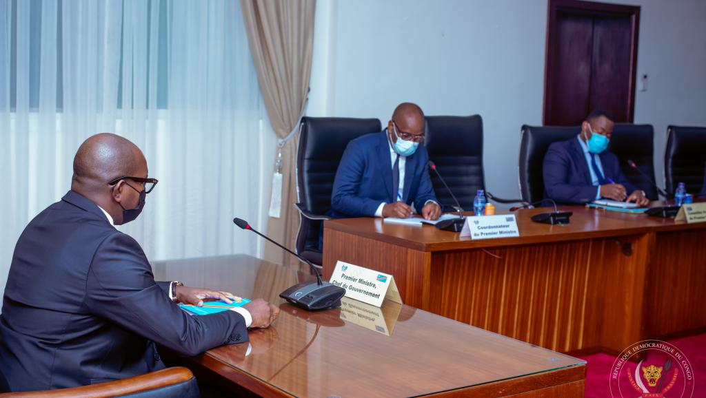 Le Premier Ministre Sama et les DG de la SNEL et de la REGIDESO
