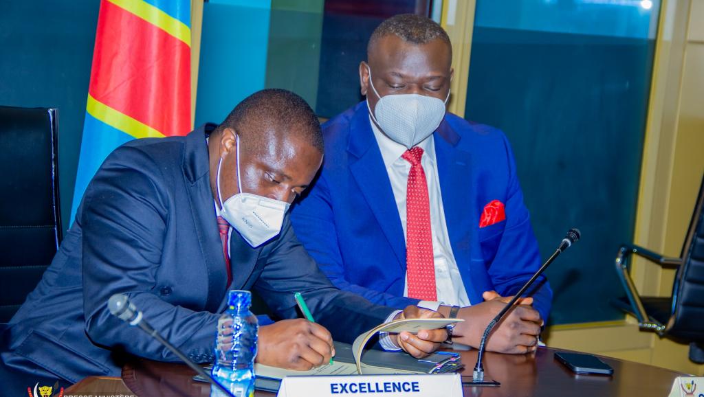 Muhindo Nzangi, ministre de l'ESU et Augustin Kibasa, ministre des PTNTIC. Ph. Droits tiers.