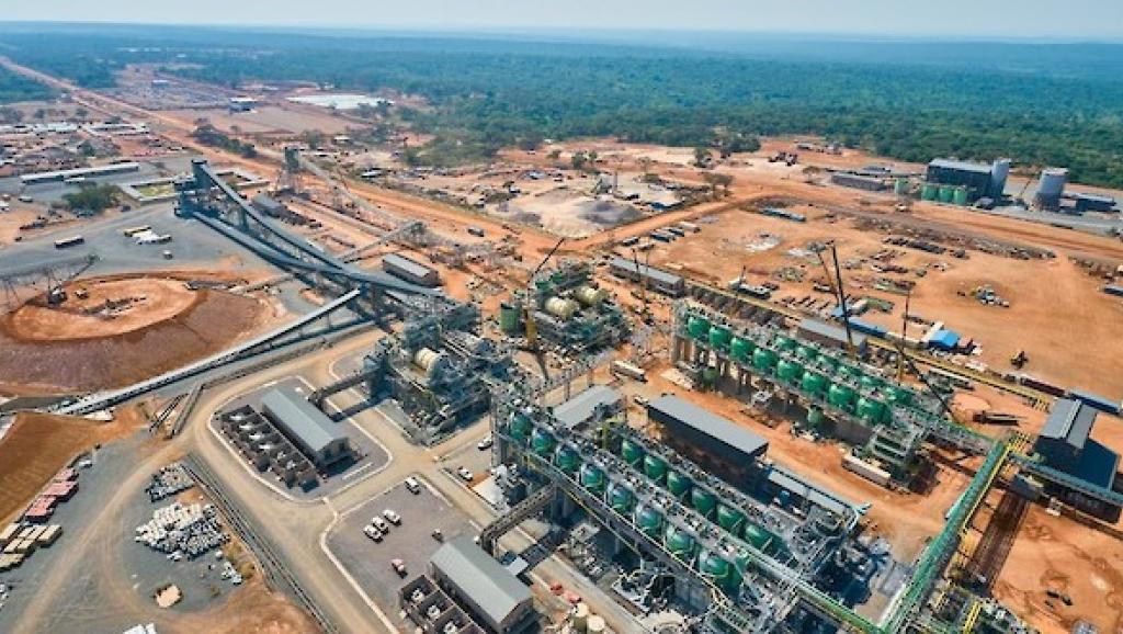 Les usines de concentration de la phase 1 (à gauche) et de la phase 2 de Kamoa-Kakula