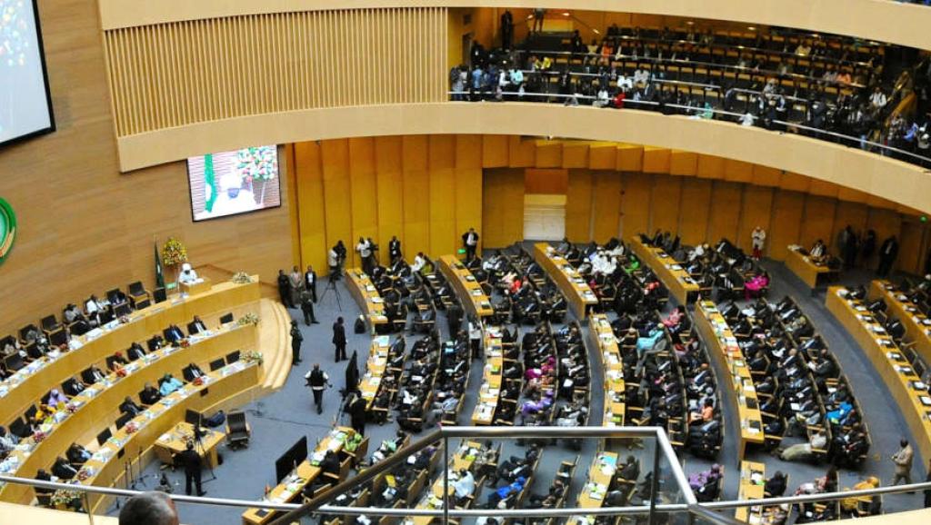 Salle des conférences à l'UA