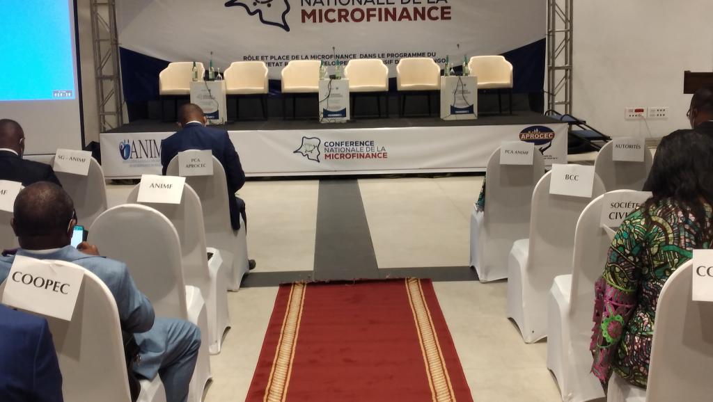 La conférence se tient à Pullman hôtel 