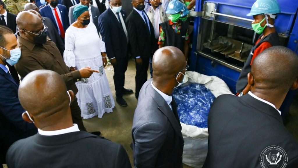 Le Président de la République en visite dans l'usine de Kintoko 