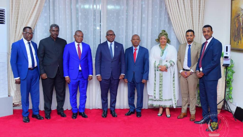 Le Premier Ministre et la délégation de Ethiopian Airlines 