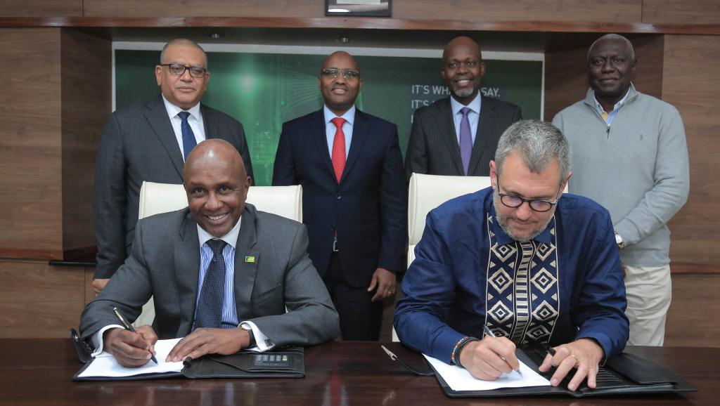 Cérémonie de signature de l'accord entre la TMB ET KCB GROUP Plc 