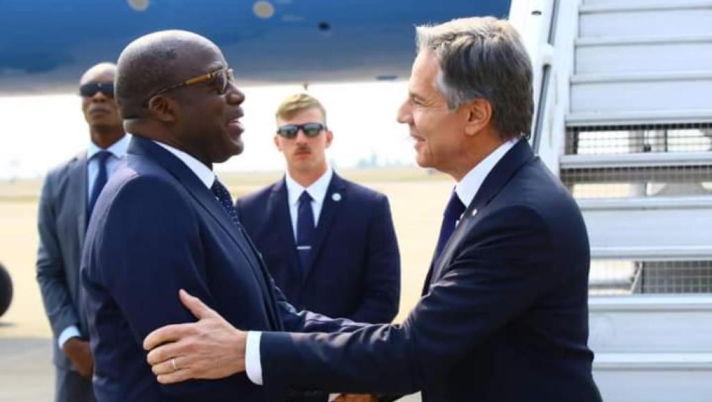 Accueilli au pied de l’avion par le VPM des Affaires étrangères 