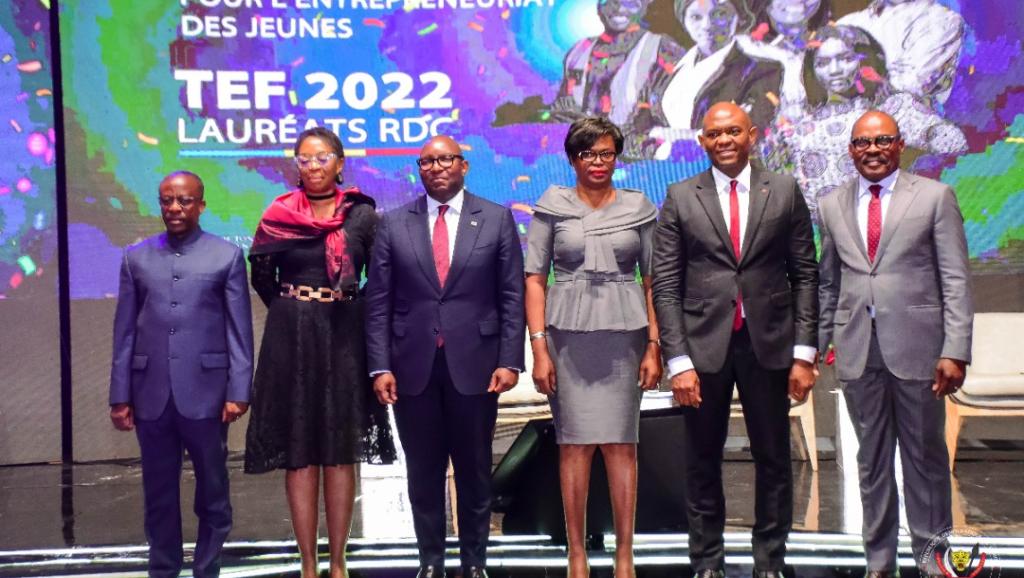 Le Premier Ministre Sama Lukonde a posé avec le milliardaire nigérian Tony Elumelu 