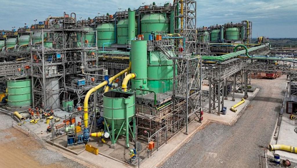 L' installation finale de la cellule de flottation de l'épurateur-épurateur du concentrateur de la phase 2 a été achevée le 22 février.
