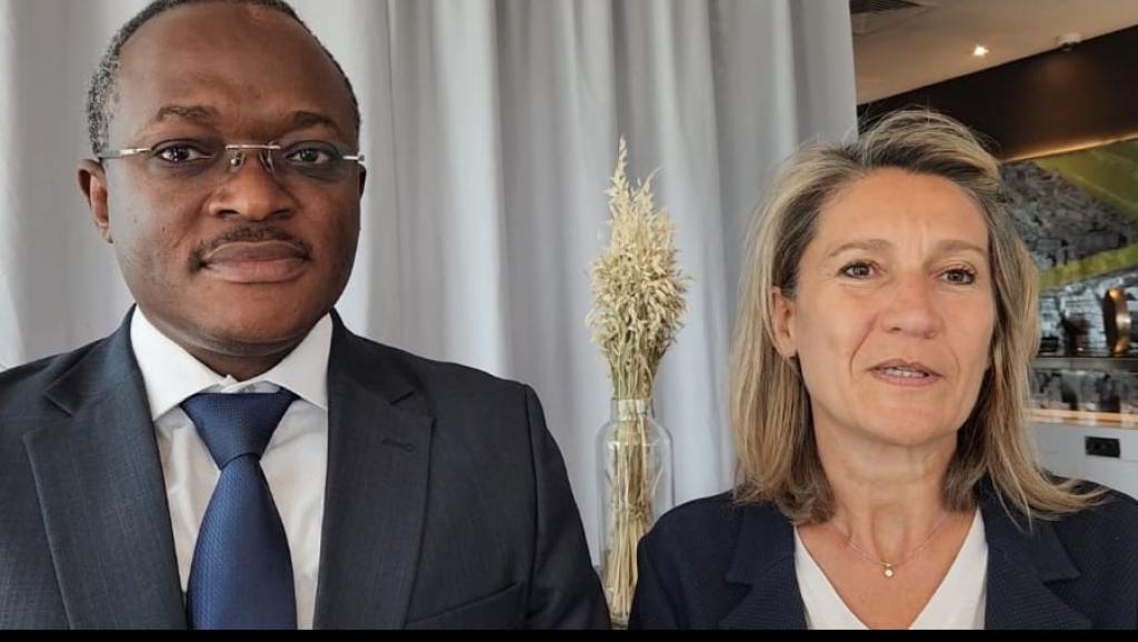 Le Gouverneur John Kabeya et Madame Dominique PRESSE, Directeur UCD de SUEZ