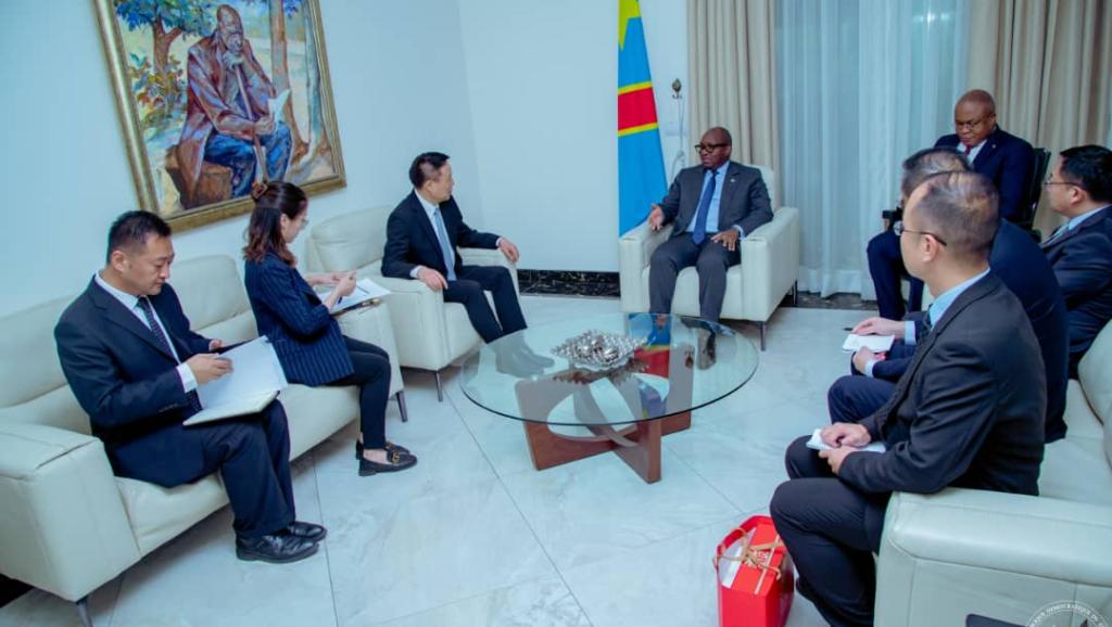 Le Premier Ministre Sama Lukonde a reçu une délégation des membres du Gouvernement chinois 
