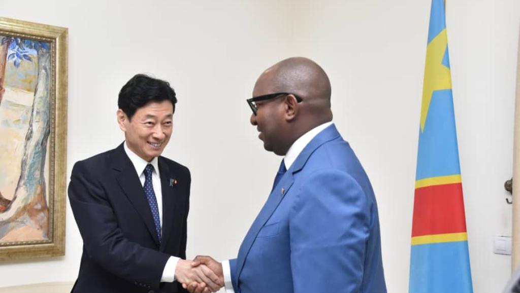 Le Premier Ministre Sama Lukonde s'est entretenu à Kinshasa avec le ministre japonais en charge de l’économie et de l'industrie 