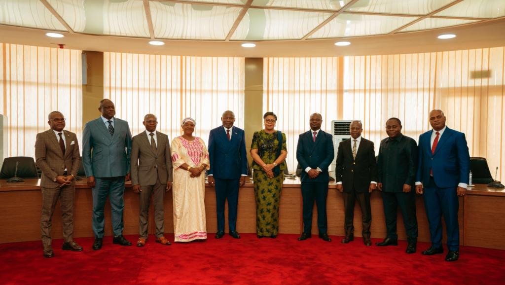 La Première Ministre Judith Suminwa avec les cadres de l'UNC