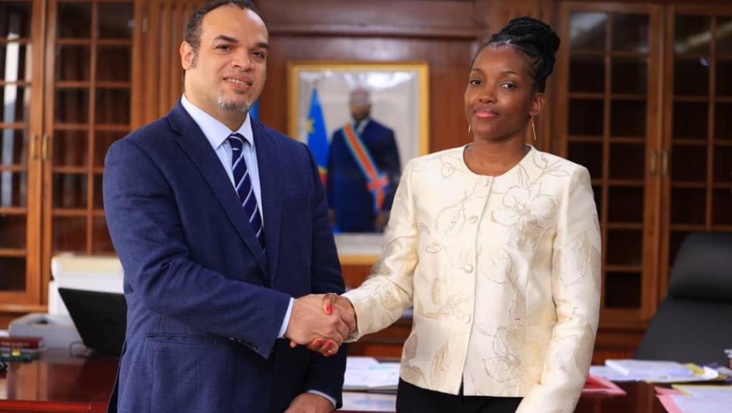 Le DG de la SNEL, Fabrice Lusinde, et la DG de l'ARE, Mme Sandrine Mubenga