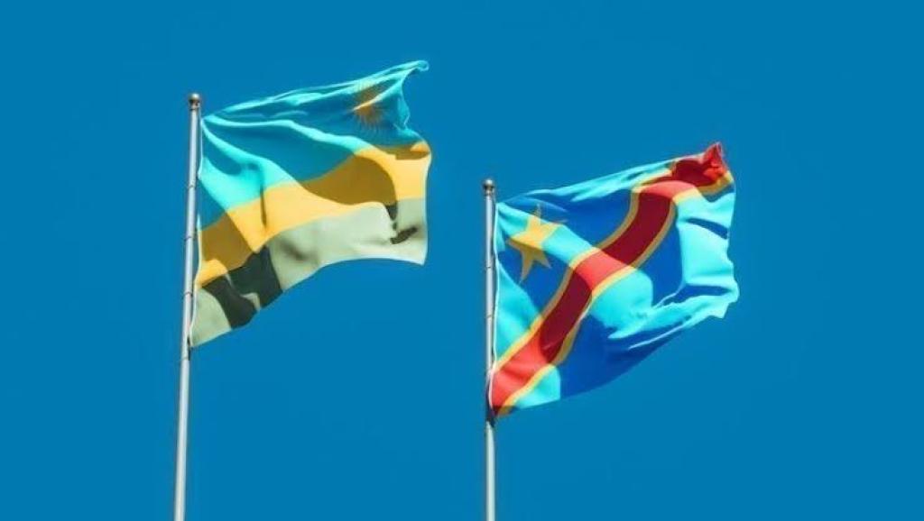 Drapeaux de la RDC et du Rwanda 