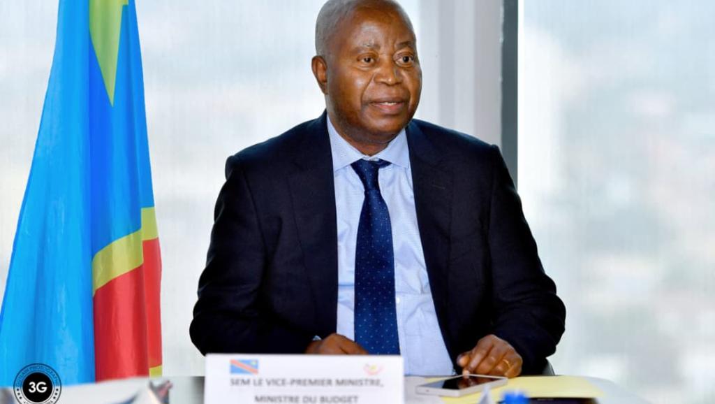 Adolphe Muzito, Ministre du Budget lors d'une concertation avec les partenaires techniques et financiers à Kinshasa