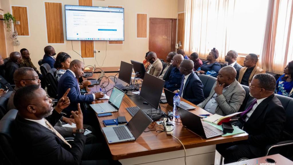 Lors du lancement officiel de la dématérialisation des procédures d’import-export à Kinshasa 