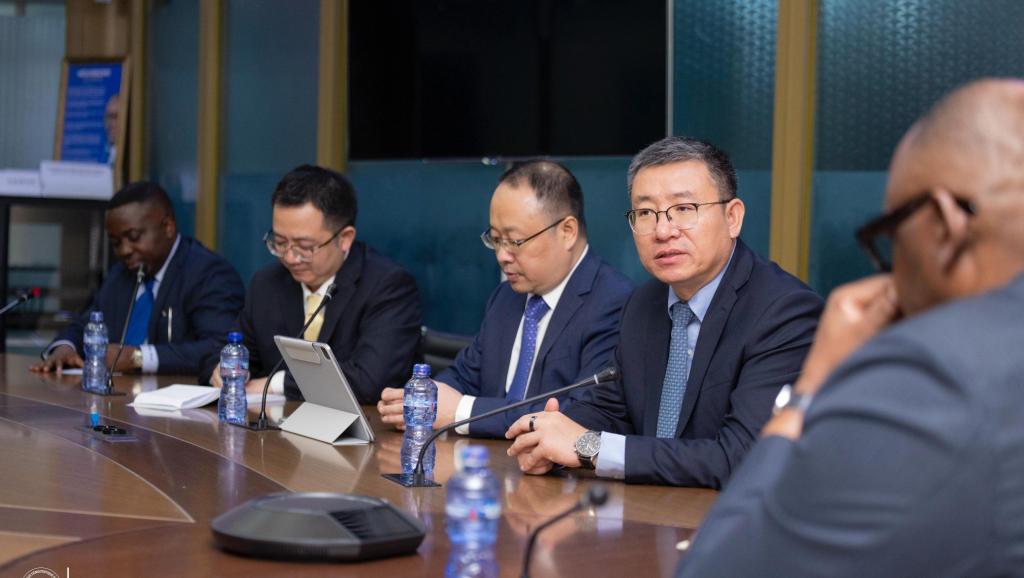 Au cours de l'audience accordée ce mardi 16 décembre 2025 par le Ministre de Mines Louis Kabamba, à la délégation du Groupe CMOC 