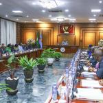 Lors d'une reunion de conseil de ministres 