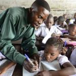 Photo d'illustration d'un enseignant en classe 