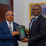 lors d’une réunion stratégique tenue à Kinshasa entre le Ministre du Commerce Extérieur, Julien Paluku Kahongya, et l’Ambassadeur d’Éthiopie en RDC