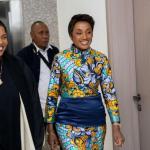 De g-d, Mme Fifi Masuka la gouverneure de Lualaba et Mme Julie Shiku, ministre du Portefeuille.