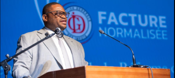 Doudou Fwamba, ministre des Finances, lors d'une séance d'échanges avec les membres de la FEC à Kinshasa