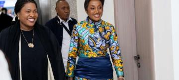 De g-d, Mme Fifi Masuka la gouverneure de Lualaba et Mme Julie Shiku, ministre du Portefeuille.