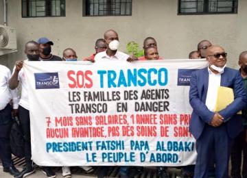 Les agents de Transco accompagnés des animateurs de l'ODEP au parquet de Kinshasa/MATETE. ph. DESKECO.com