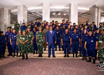 Félix Tshisekedi et les officiels supérieurs des FARDC et de la police. Ph. Droits tiers.