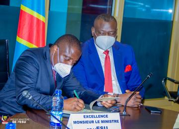 Muhindo Nzangi, ministre de l'ESU et Augustin Kibasa, ministre des PTNTIC. Ph. Droits tiers.