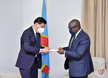 Le Premier Ministre et l'ambassadeur de Chine en RDC