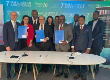 Cérémonie de signature à Bruxelles 
