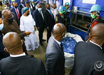 Le Président de la République en visite dans l'usine de Kintoko 
