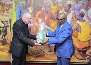 Le Premier Ministre Sama Lukonde et le Secrétaire général du Pape François 