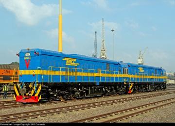 Des locomotives sur la voie ferée de la SNCC 