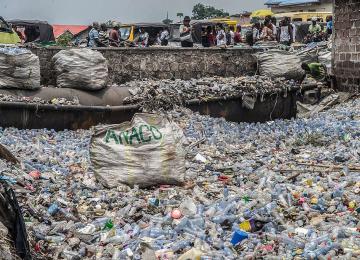 Pour améliorer les faibles taux de collecte des déchets en Afrique, il est important d’investir dans des infrastructures de recyclage