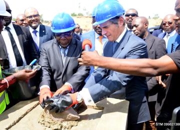 Cérémonie de pose de la première pierre pour la construction de ce Centre 