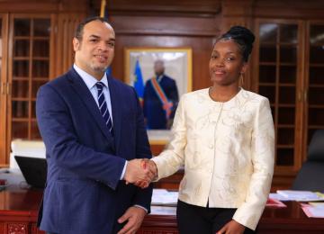 Le DG de la SNEL, Fabrice Lusinde, et la DG de l'ARE, Mme Sandrine Mubenga