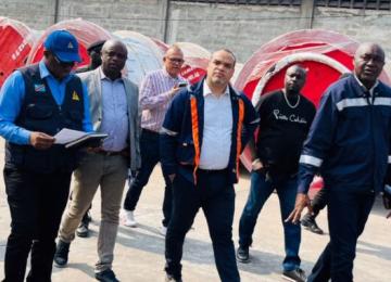 Le DG Fabrice LUSINDE superviseur la réception du premier lot des matériels électriques de la SNEL