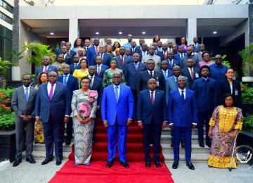 Le président de la République et les membres du Gouvernement Suminwa 