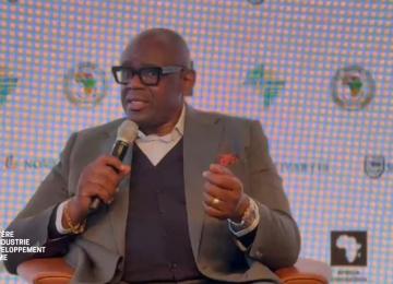 Louis Watum Kabamba, ministre congolais de l'industrie. 