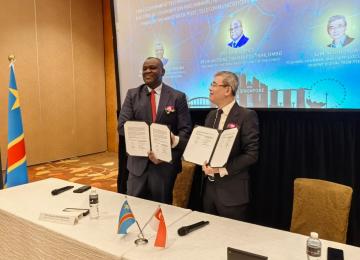 Signature à Singapour d'un accord entre le ministre de postes, télécommunications et numérique et le PDG de Tridentity Digital Tech Holdings