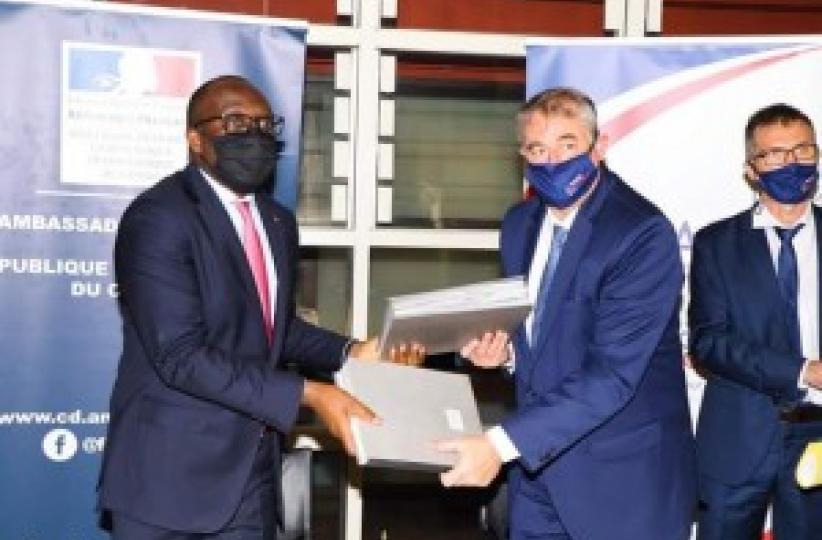 sele et l'ambassadeur de France 