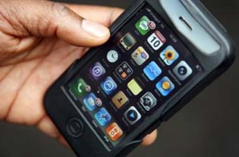 téléphone en main